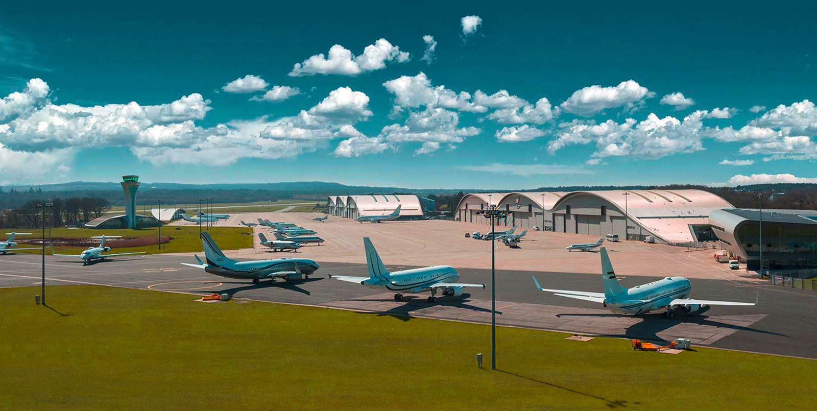 Farnborough Airport New Hangar and taxiways atg airports limited